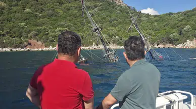 Marmaris Akvaryum Koyu'nda Tur Teknesi Suya Gömüldü