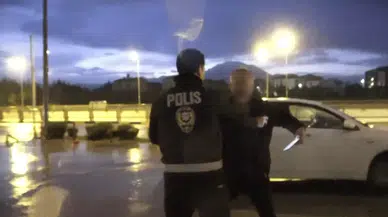 Isparta'da Alkollü Sürücü Bol Su İçti, Yolcu Gazeteciye Saldırdı