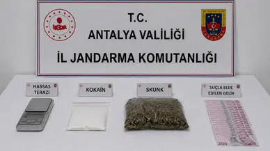 Döşemealtı'nda Eve Uyuşturucu Baskını: Esrar ve Kokain Ele Geçirildi