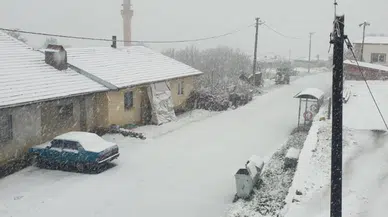 Isparta'da Mayıs Ayında Kar Sürprizi: Yüksek Kesimler Beyaza Büründü!