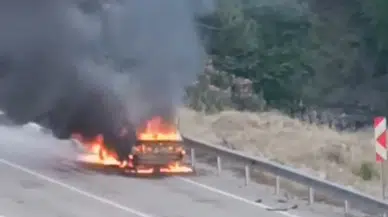 Kozan’da Otomobil Alev Alev Yandı! 13 Yaşındaki Ömer Faciayı Önledi