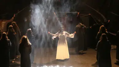 Burdurlu Lise Öğrencilerinin Romeo ve Juliet Yorumu Ezber Bozdu