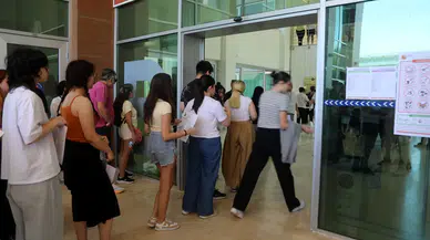 Akdeniz Üniversitesi'nde Velilerin Alkışlı Desteği Öğrencilere Moral Oldu