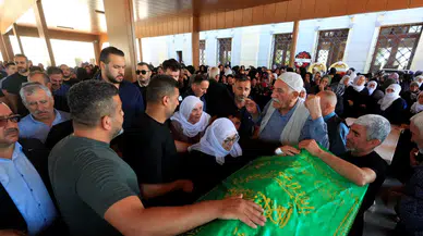 Türkiye'yi Ağlatan Kazanın Ardından Antalya'da Yürek Yakan Cenaze