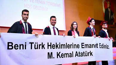 Akdeniz Üniversitesi Tıp Fakültesi'nde Mezuniyet Gururu!