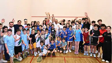 Muratpaşa'da Squash Şöleni: Kortun Şampiyonları Belli Oldu!