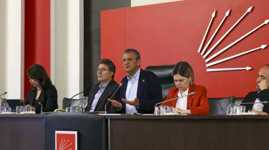 CHP'de PM'den Özgür Özel'e Yakın 28 Üye İstifa Etti