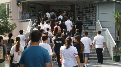 LGS Heyecanı Antalya’yı Sardı! Sıralarda Öğrenciler Dışarıda Aileler Ter Döktü