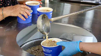Antalya Büyükşehir'den Aşure Geleneği: 19 İlçede İkram Noktaları