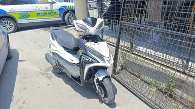 Manavgat'ta Kavşakta Korkutan Kaza! Motosiklet Sürücüsü Yaralandı