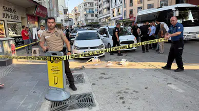 Antalya'da Elinde Pastasıyla Yürüyen Kişiye Silahlı Saldırı