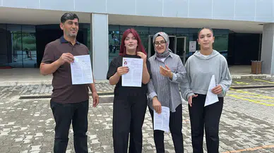 Burdur'da YKS Heyecanı: Anne, Baba ve İki Kızı Aynı Gün Ter Döktü