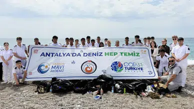 Konyaaltı Sahilinde Sıfır Atık Seferberliği: Gençler Çevre İçin Sahaya İndi!