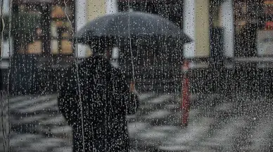 Antalya'da Bulutlar Kenti Sarıyor: Dışarı Çıkacaklar Dikkat!