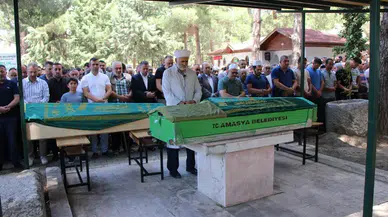 Antalya'daki Acı Amasya'da Katlandı: Anne ve 2 Oğlu Toprağa Verildi