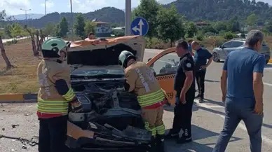 Yayladağı'nda İki Otomobil Çarpıştı: 6 Yaralı