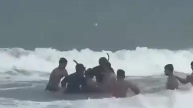Dalga Uyarısına Rağmen Denize Giren 17 Yaşındaki Genç Hayatını Kaybetti
