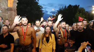 Antalya'nın Başpehlivan Erkan Taş’tan Tarihi Hamam Ritüeli