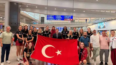 Atatürk’ün Kızları Çin'de Türk Bayrağı Açtı! Gözler Kanada Maçında