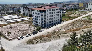 300 Bin TL Ödediler, 1,5 Yıldır Molozlar Kaldırılmadığını İddia Ettiler!