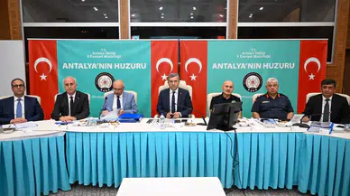 Antalya'da Sokak Hayvanları İçin Kritik Toplantı: Barınaklar ve Rehabilitasyon Süreçleri Görüşüldü