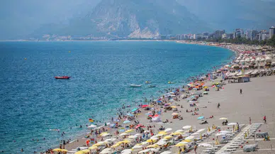Antalya’da Deniz Suyu 30 Dereceyi Aştı!
