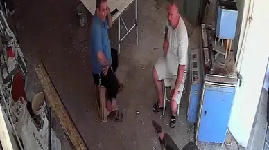 Adana’da Kan Donduran Saldırı: Taburede Otururken Kurşun Yağmuruna Tutuldu