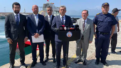 Antalya Valisi Şahin'den Denizlerdeki Kirlilikle Mücadele Açıklaması