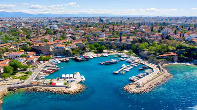 Antalya’ya Gelen Her 4 Turistten Biri Rus! İşte 7 Aylık Turizm Karnesi