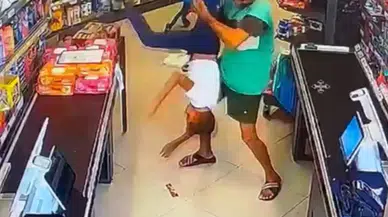 Markette Dehşet! Çocuğu Rafların Arasında Yakalayıp Yere Vurdu