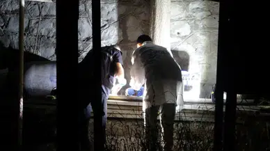 Park Halindeki Otomobil Alev Topuna Döndü! Patlamada 2 Genç Yaralandı