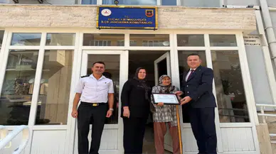 Yıllarca Simit Satan Çift, Antalya’daki Dairelerini Jandarmaya Bağışladı