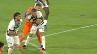 Alanyaspor - Beşiktaş Maçındaki Pozisyon İngiliz Basınında! Hakem Kararları Eleştirildi