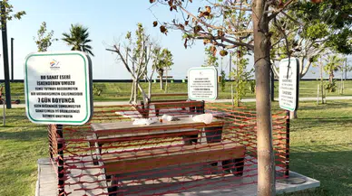 İskenderun Belediyesi'nden Çevre Temizliği İçin İlginç "Sanat Eseri" Protestosu