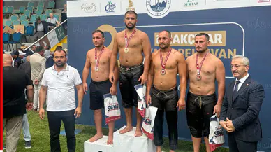 Kemerli Güreşçi Alper Önal Kocaeli'de Kürsünün Zirvesinde