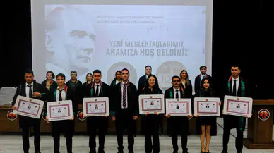 Antalya Barosu'nda Genç Avukatların Ruhsat Heyecanı