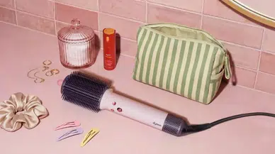 Dyson’ın Yeni Saç Şekillendiricisi Airsmooth Türkiye’de: İşte Tüm Merak Edilenler!