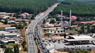 Muğla-Antalya Yolunda 7 Araç Birbirine Girdi: Kilometrelerce Kuyruk Oluştu