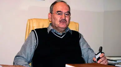 Eski İzmir Büyükşehir Belediye Başkanı Burhan Özfatura Vefat Etti