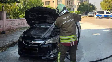 Hatay'da Seyir Halindeki Otomobil Alev Aldı