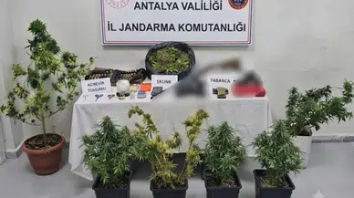Serik ve Alanya'da 22 Adrese Uyuşturucu Operasyonu: Kilo Kilo Madde Ele Geçirildi