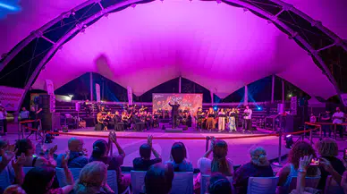 Akdeniz Manzarasında Müzik Ziyafeti: Kent Orkestrası Sezonu Açtı