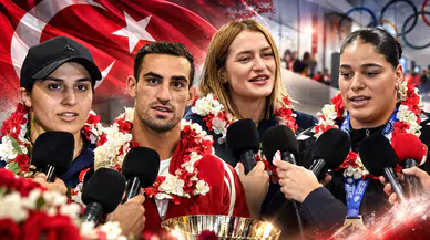 Şampiyon Boksörler Yurda Döndü! Gökyüzünde Özel Anonslu ve çiçekli Karşılama!