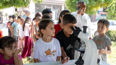 Mersin'de Çocuklar Gezici Bilim Atölyeleriyle Buluştu