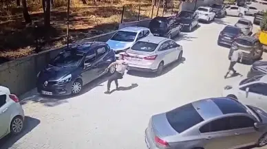 El Freni Unutulan Otomobili Güvenlikçiler Durdurdu