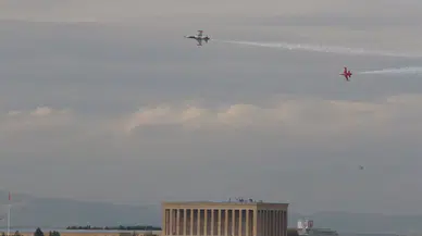 Türk Yıldızları Ankara Semalarında Prova Uçuşu Gerçekleştirdi!