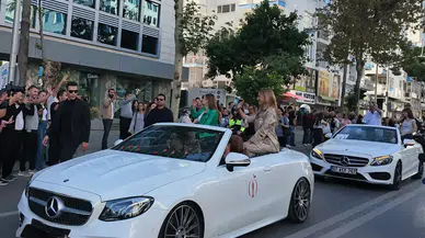 Antalya’da Yıldızlar Geçidi! 63’üncü Altın Portakal Kortejle Başladı