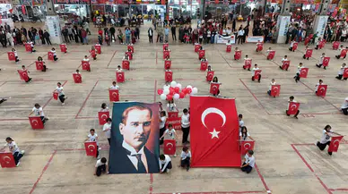 Finike’de Cumhuriyet Bayramı’na Gökyüzünden Kutlama!