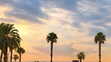 Antalya'da Kuvvetli Sağanak Alarmı! Sıcaklık Düşüyor