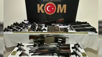 Antalya Dahil 16 Şehirde Suç Şebekelerine 24 Baskın: 198 Gözaltı